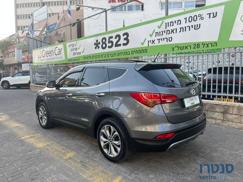 2015' Hyundai Santa Fe photo #5