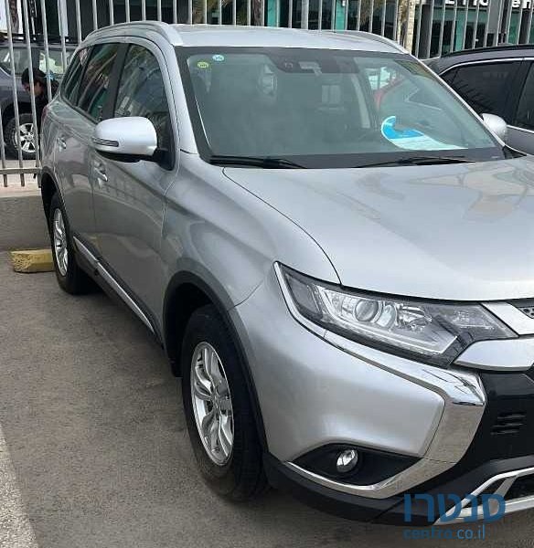 2020' Mitsubishi Outlander מיצובישי אאוטלנדר photo #2