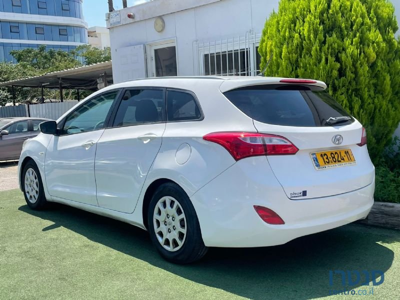 2013' Hyundai i30 photo #3