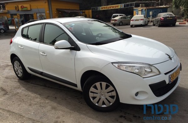 2010' Renault Megane photo #3