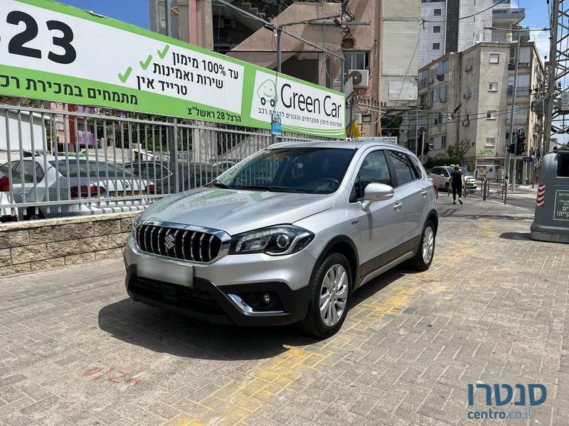 2020' Suzuki SX4 photo #2