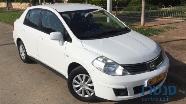 2011' Nissan Tiida photo #1