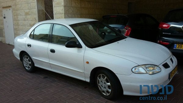1999' Hyundai Lantra photo #1