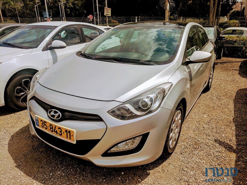 2013' Hyundai i30 photo #1