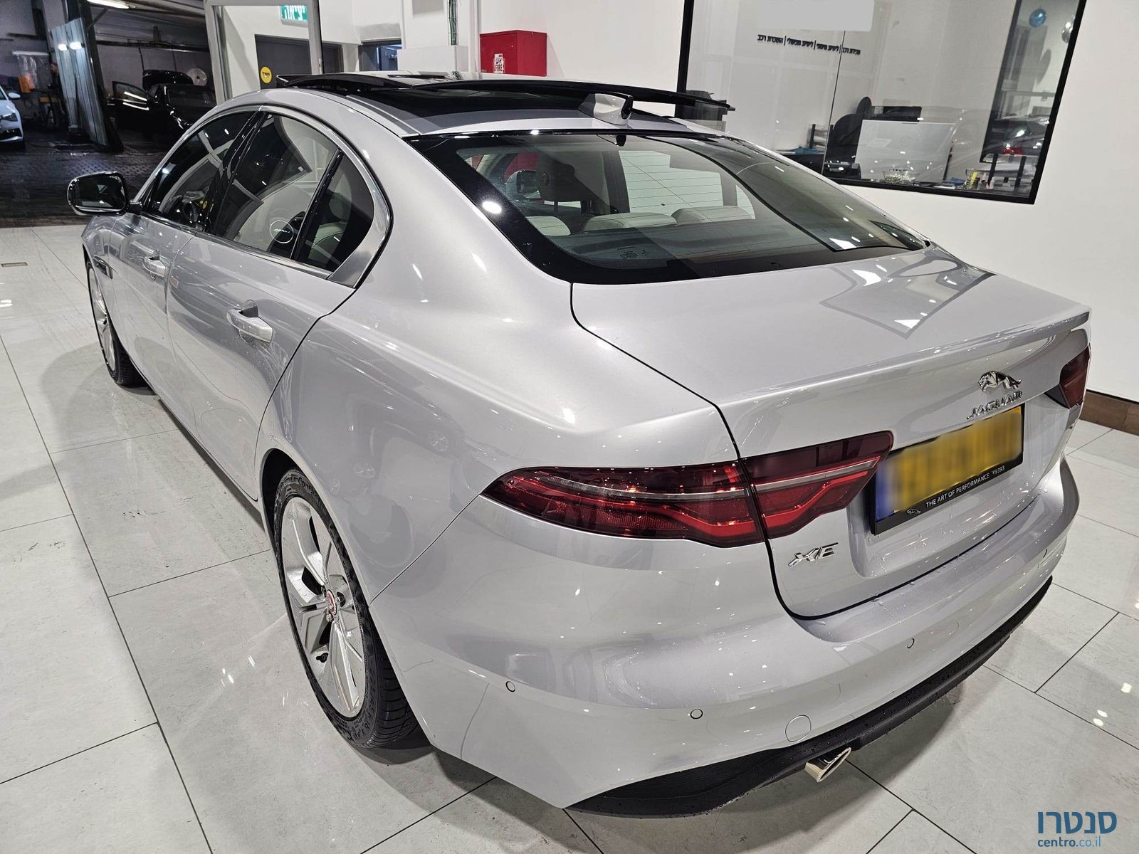 2022' Jaguar XE photo #4