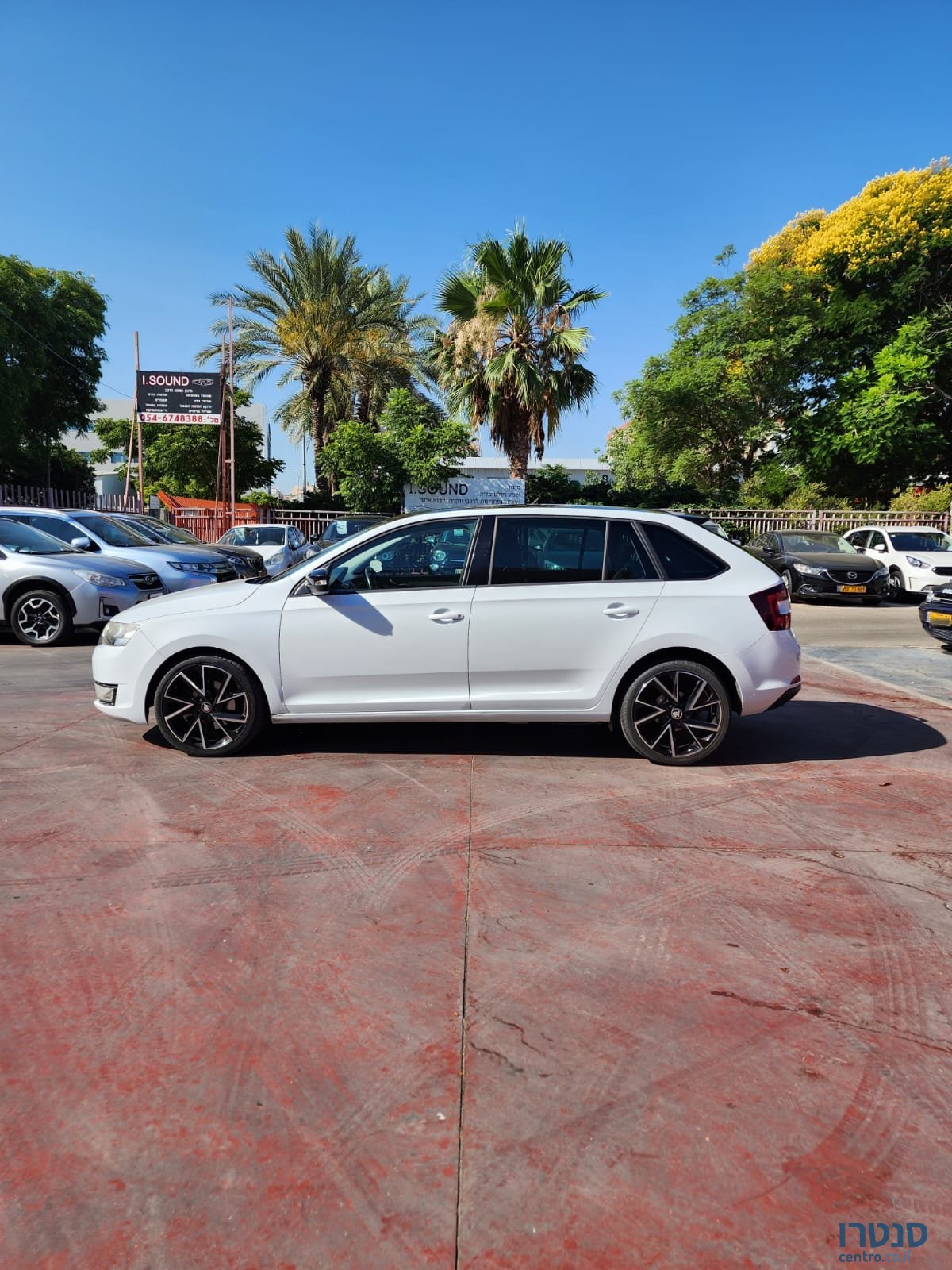 2015' Skoda Spaceback photo #2