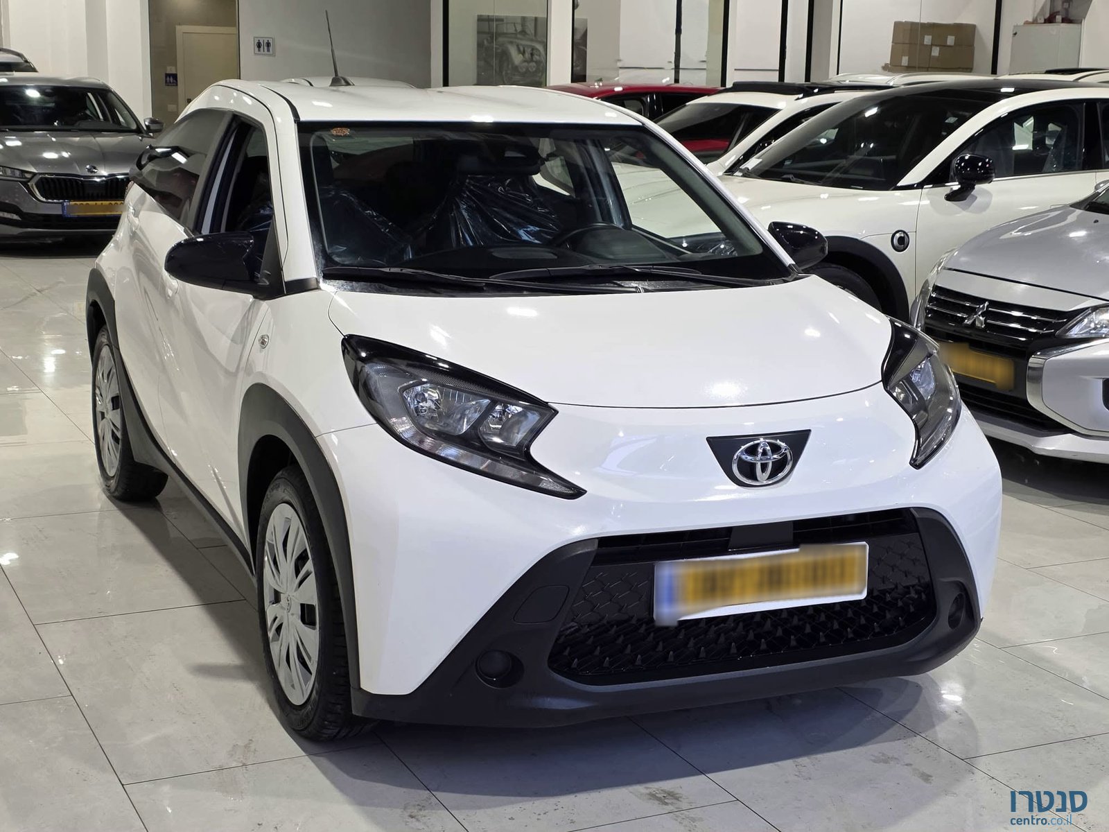 2023' Toyota Aygo photo #2