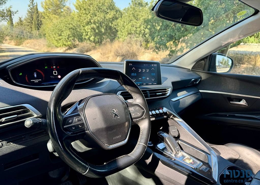 2018' Peugeot 3008 פיג'ו photo #4