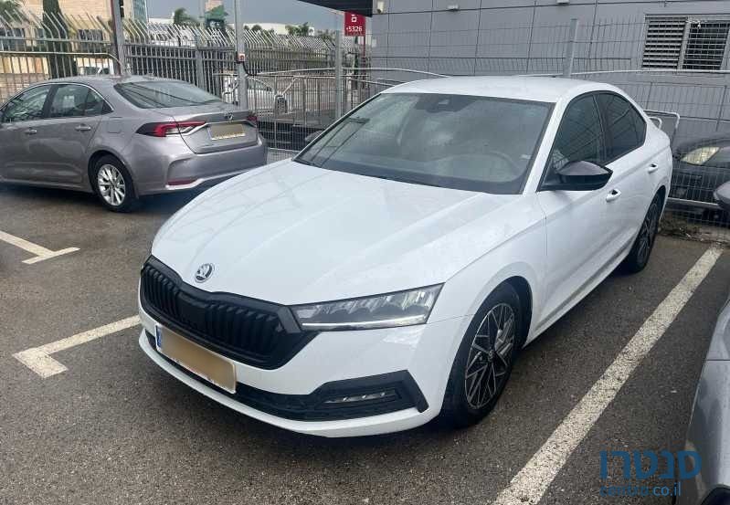 2021' Skoda Octavia סקודה אוקטביה photo #3
