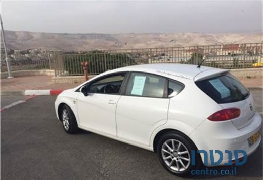 2011' SEAT Leon photo #3