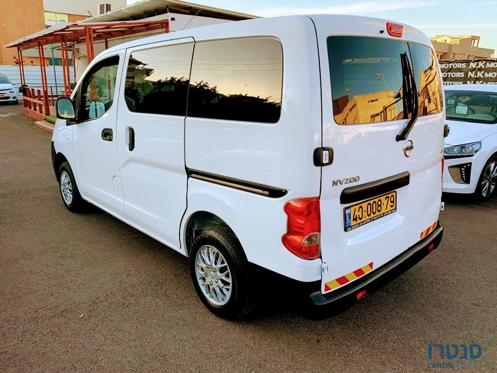 2012' Nissan NV 200 photo #3