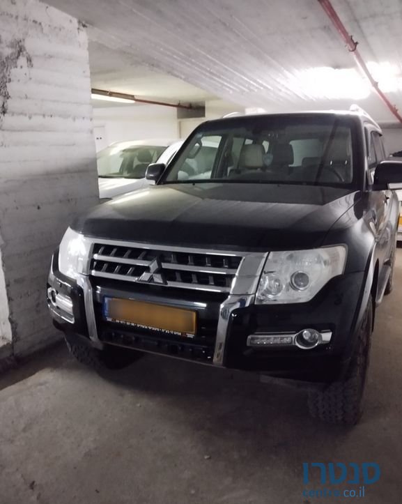 2015' Mitsubishi Pajero מיצובישי פג'רו photo #3