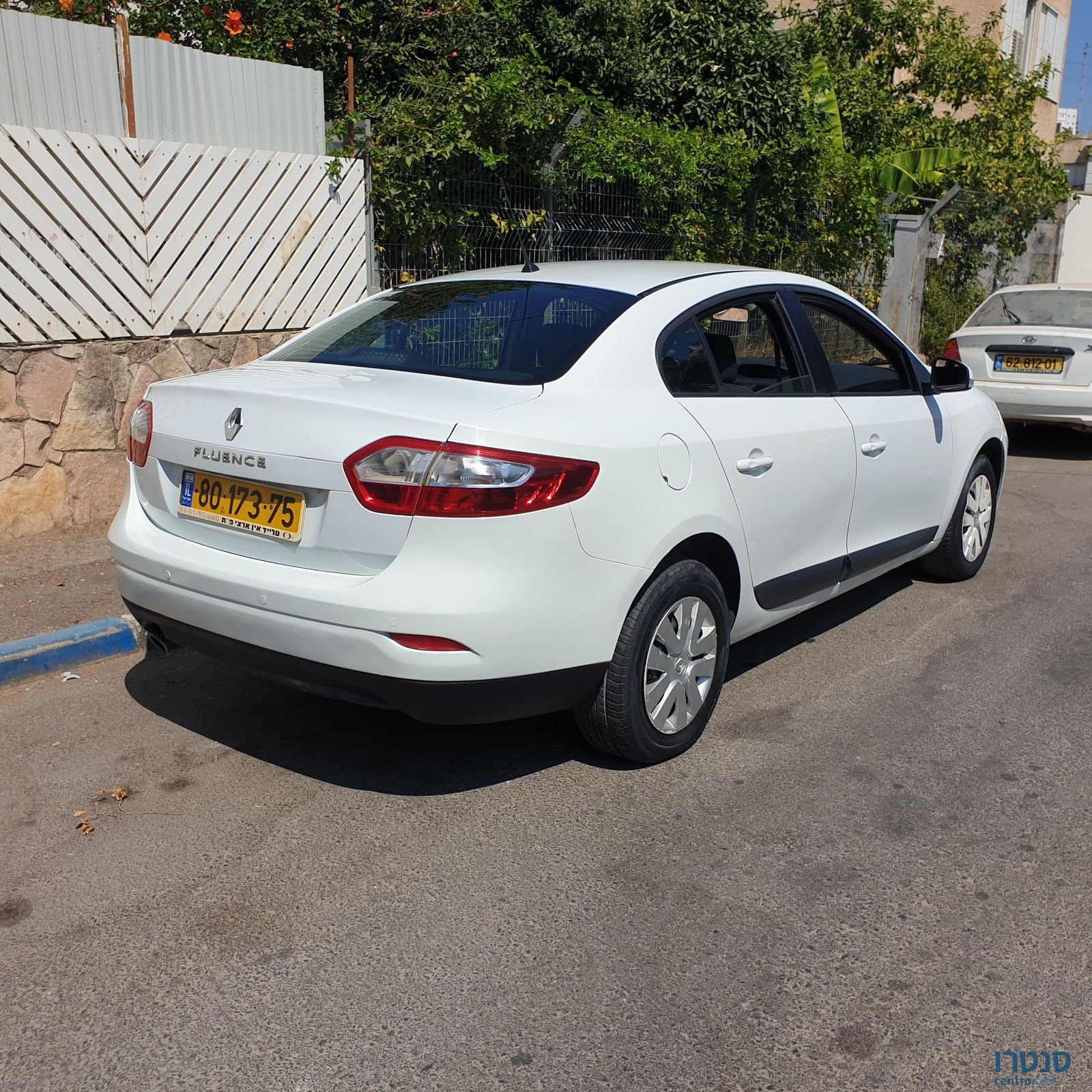 2012' Renault Fluence photo #4