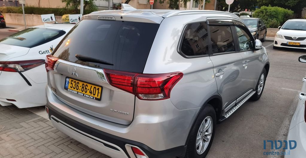 2019' Mitsubishi Outlander מיצובישי אאוטלנדר photo #2