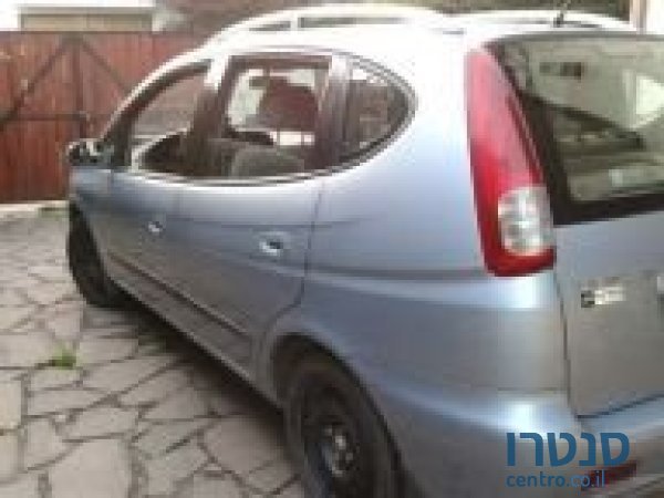 2005' Chevrolet Vivant photo #1