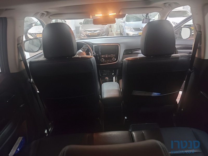 2018' Mitsubishi Outlander מיצובישי אאוטלנדר photo #2