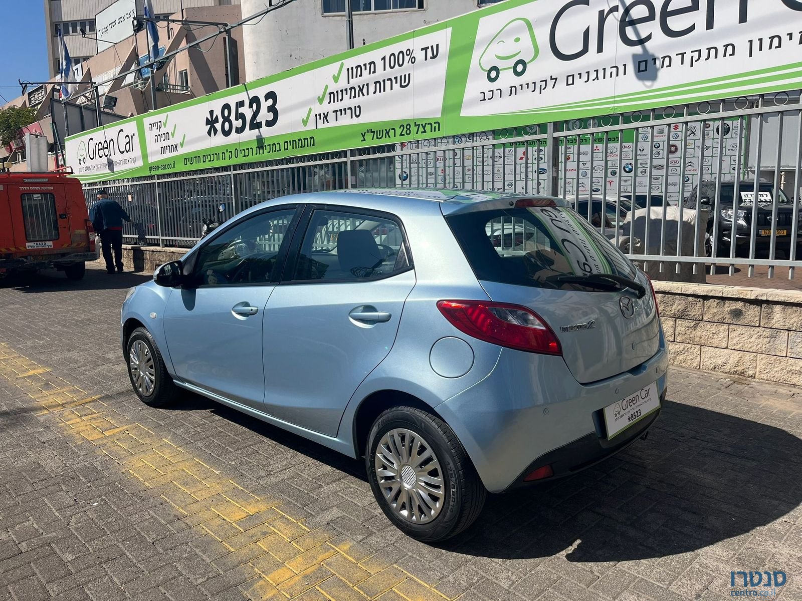 2012' Mazda 2 photo #6