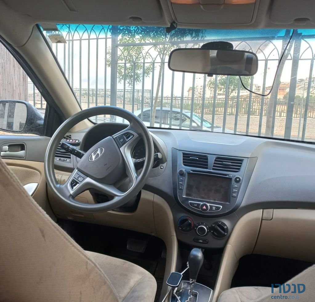 2014' Hyundai i25 יונדאי photo #2