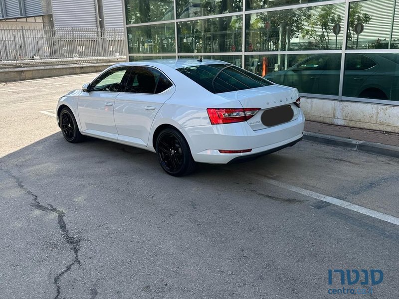 2020' Skoda Superb סקודה סופרב photo #4