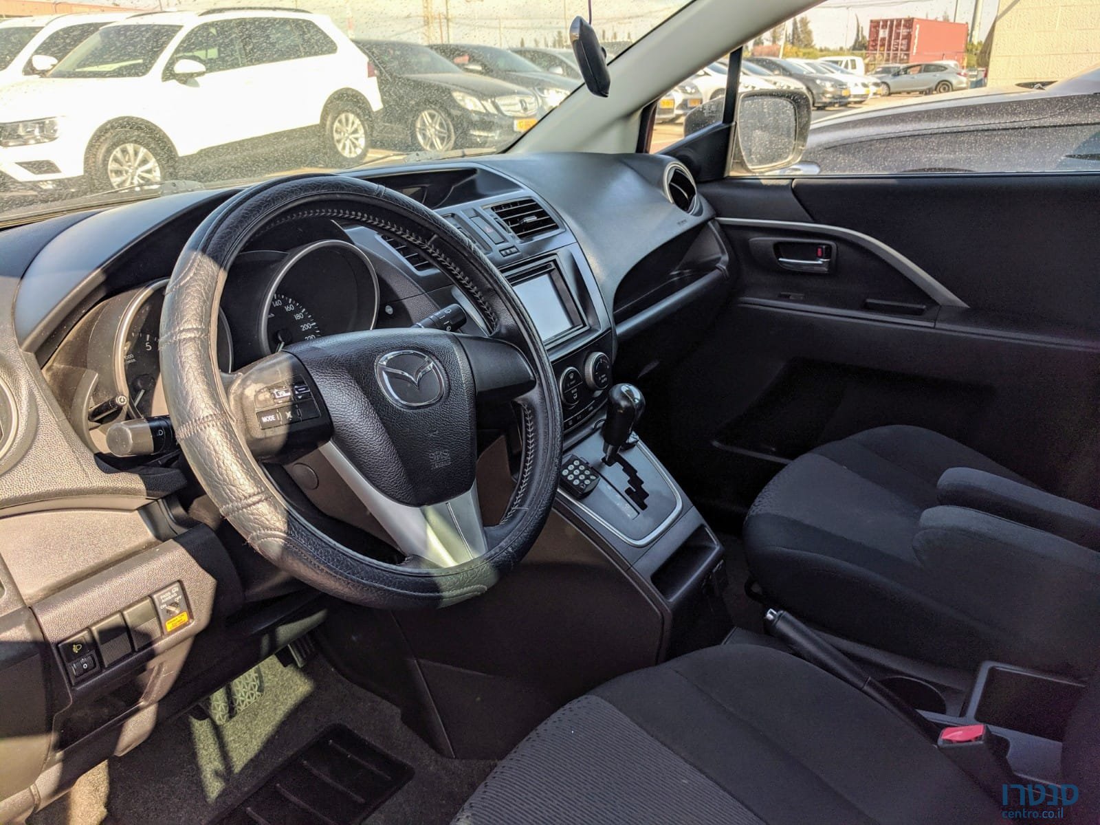 2011' Mazda 5 photo #3