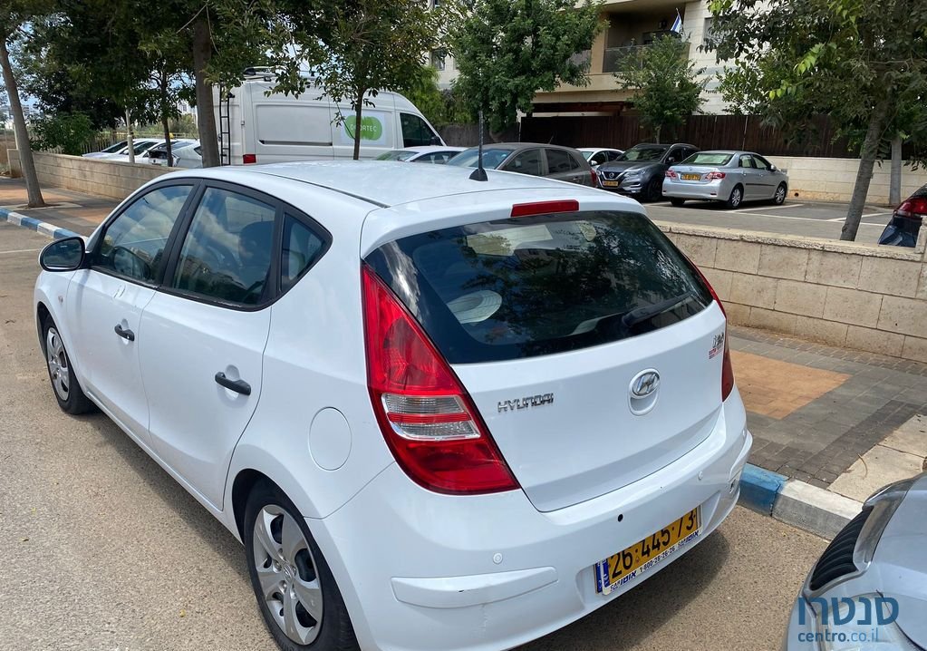 2010' Hyundai i30 יונדאי photo #3