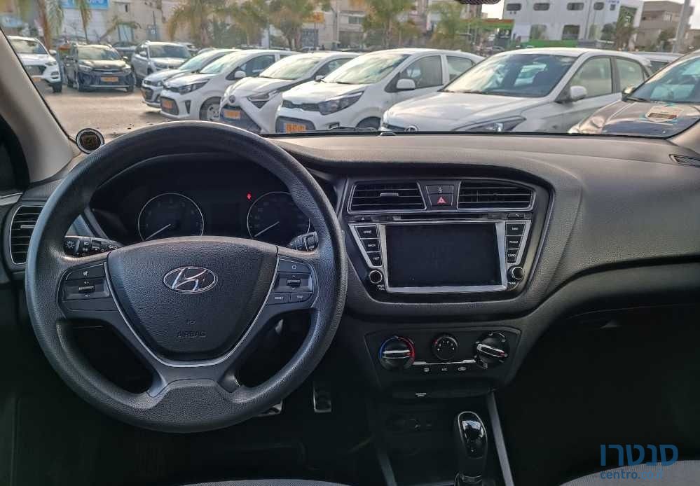 2017' Hyundai i20 יונדאי קרוס photo #3