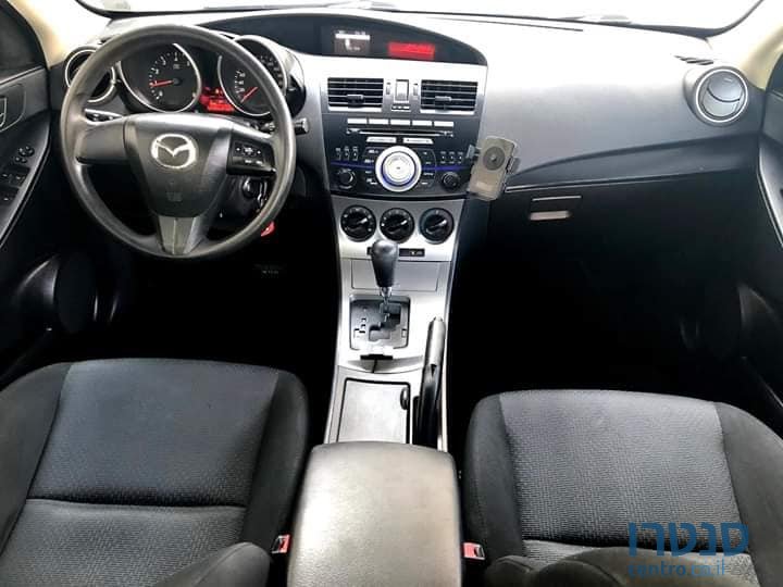 2013' Mazda 3 photo #3