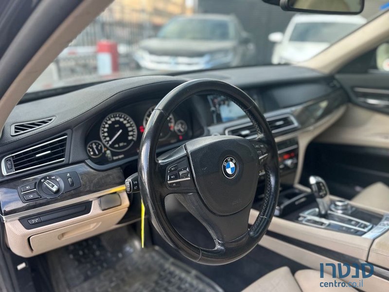 2011' BMW 7 Series ב.מ.וו סדרה 7 photo #2