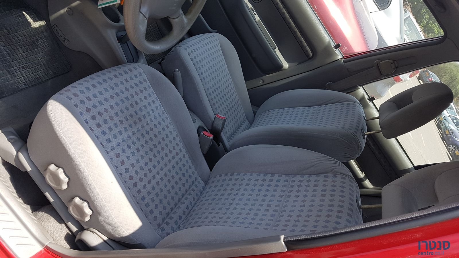 2003' Mazda Demio photo #5