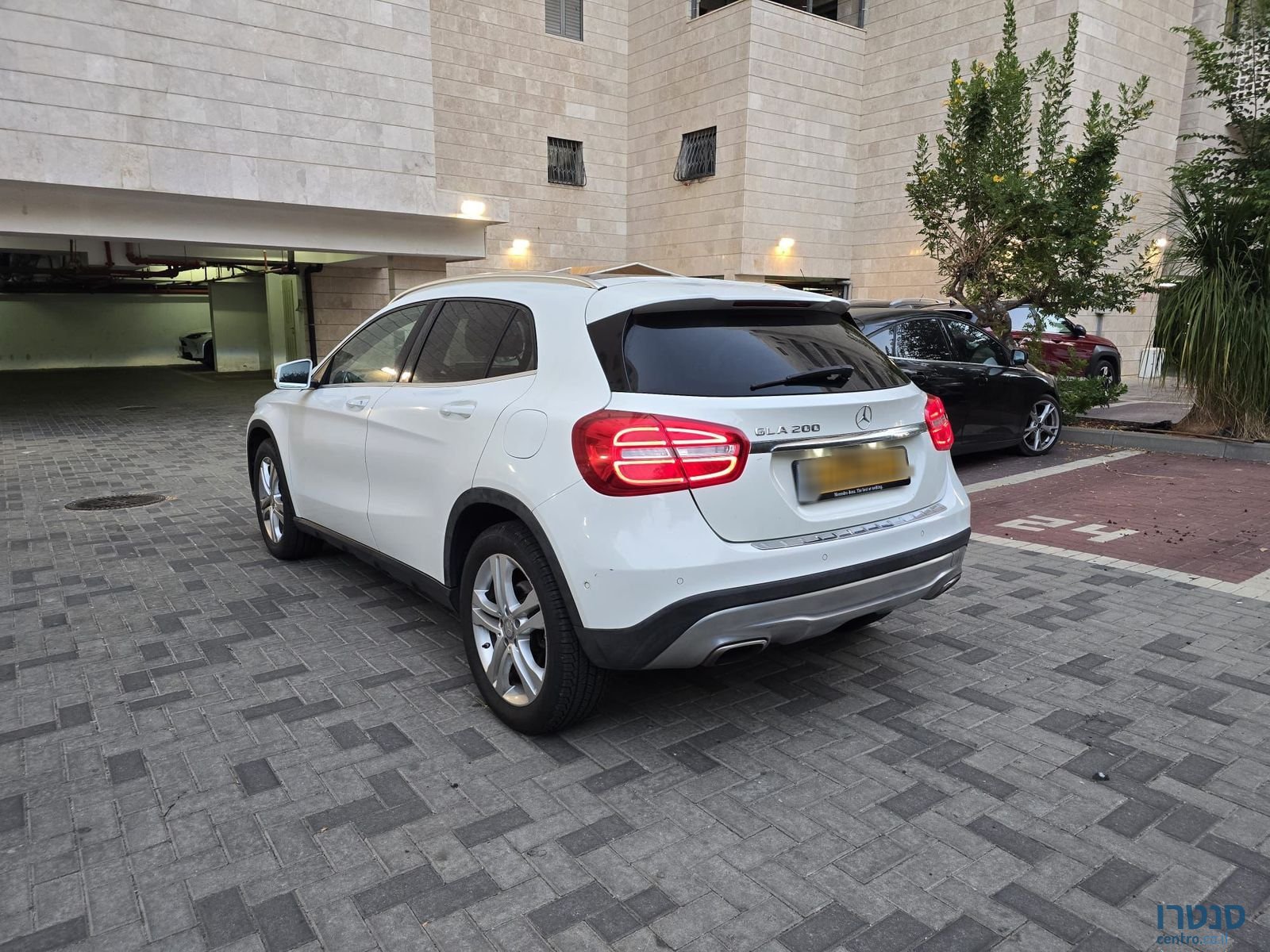 2016' Mercedes-Benz GLA 200 photo #3