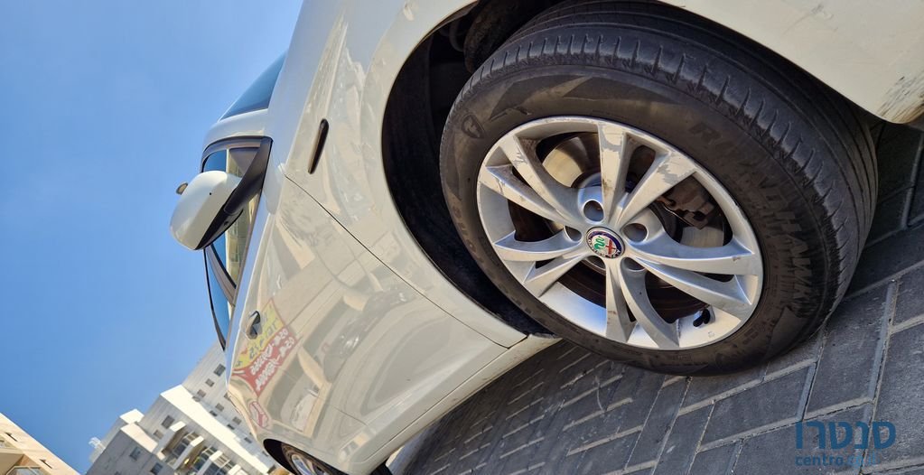 2011' Alfa Romeo Giulietta אלפא רומיאו ג'ולייטה photo #6