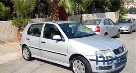 2002' Volkswagen Golf photo #2