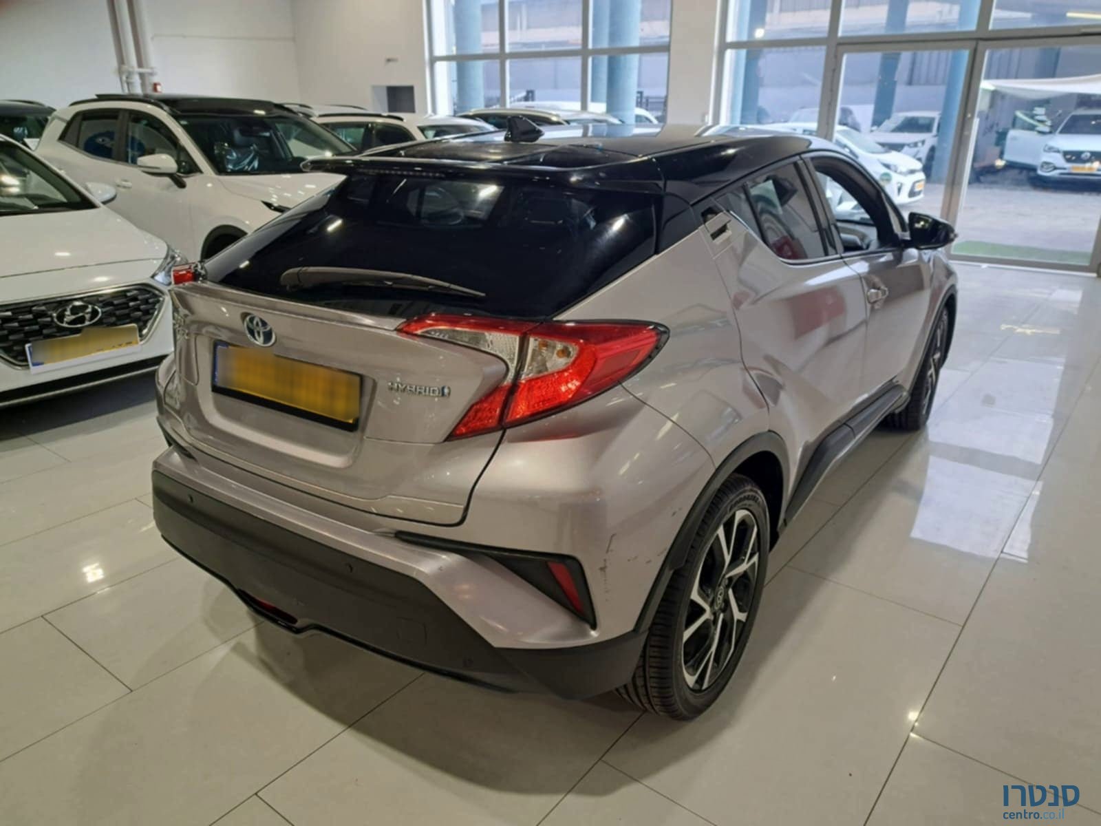 2017' Toyota C-HR photo #3