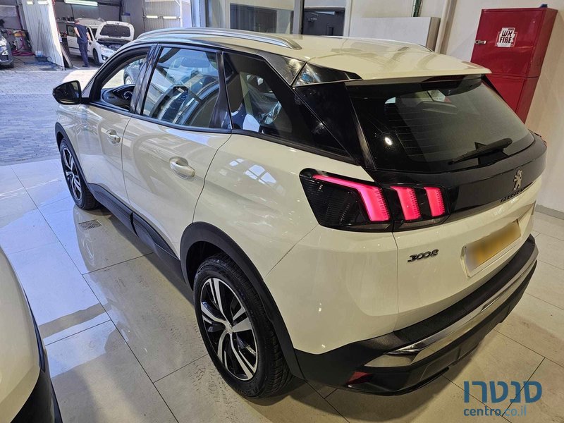 2020' Peugeot 3008 photo #4