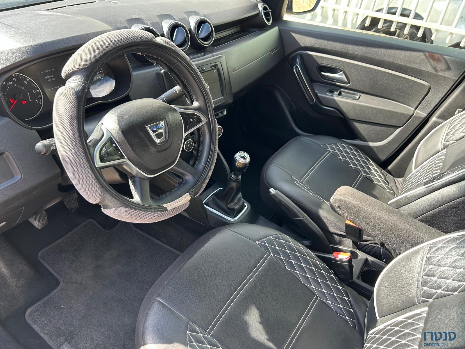 2022' Dacia Duster photo #2