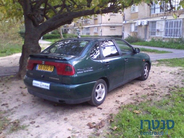 1998' SEAT Cordoba photo #2