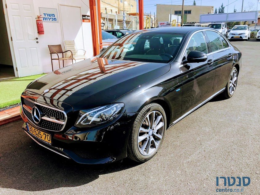 2017' Mercedes-Benz E 350 Luxury photo #1