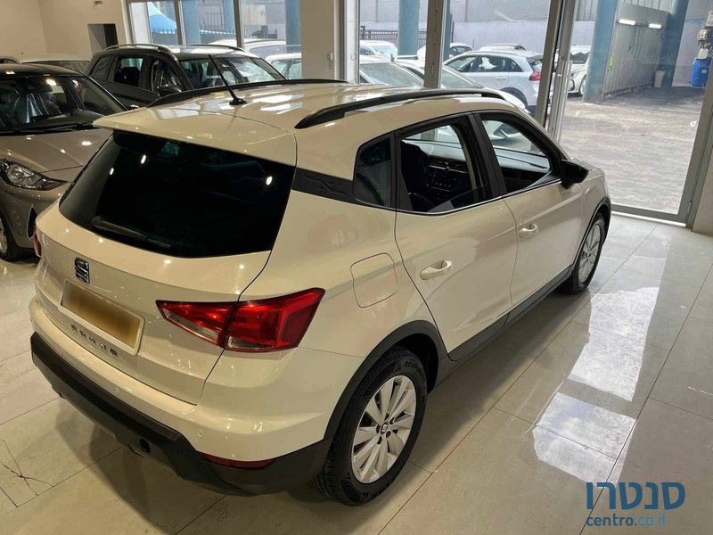 2021' SEAT Arona photo #3