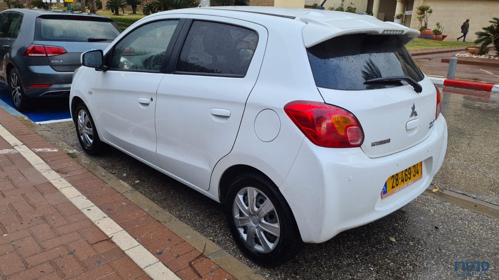 2015' Mitsubishi Space Star photo #4