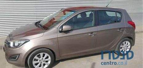 2013' Hyundai i20 יונדאי photo #3