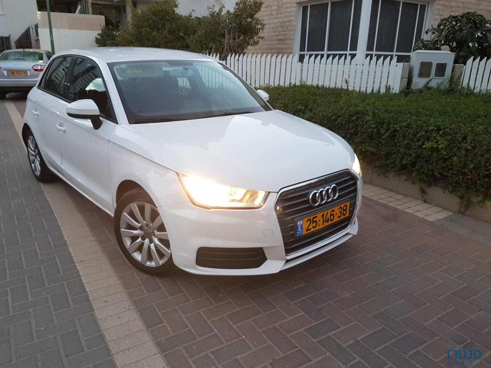 2016' Audi A1 photo #4