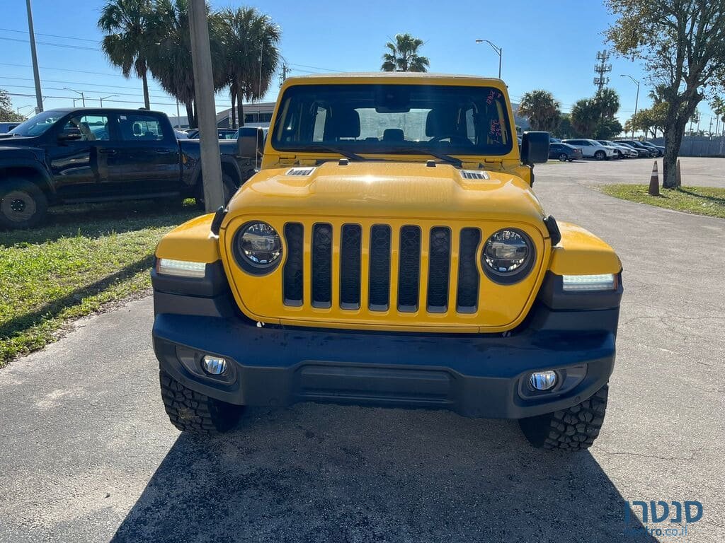 2022' Jeep Wrangler photo #3