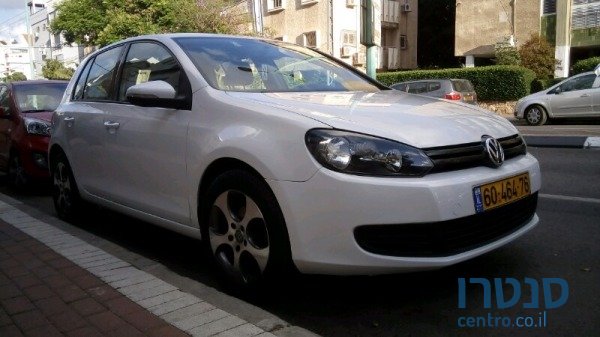 2011' Volkswagen Golf photo #2