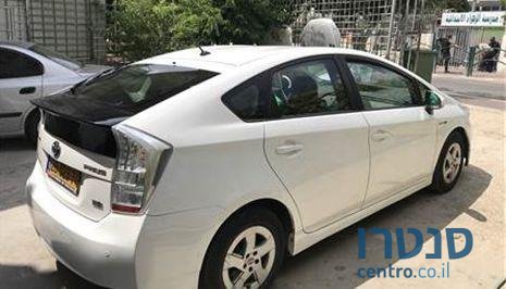 2011' Toyota Prius טויוטה פריוס photo #1
