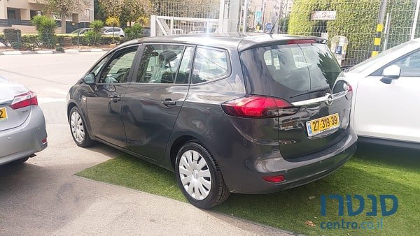 2016' Opel Zafira photo #2