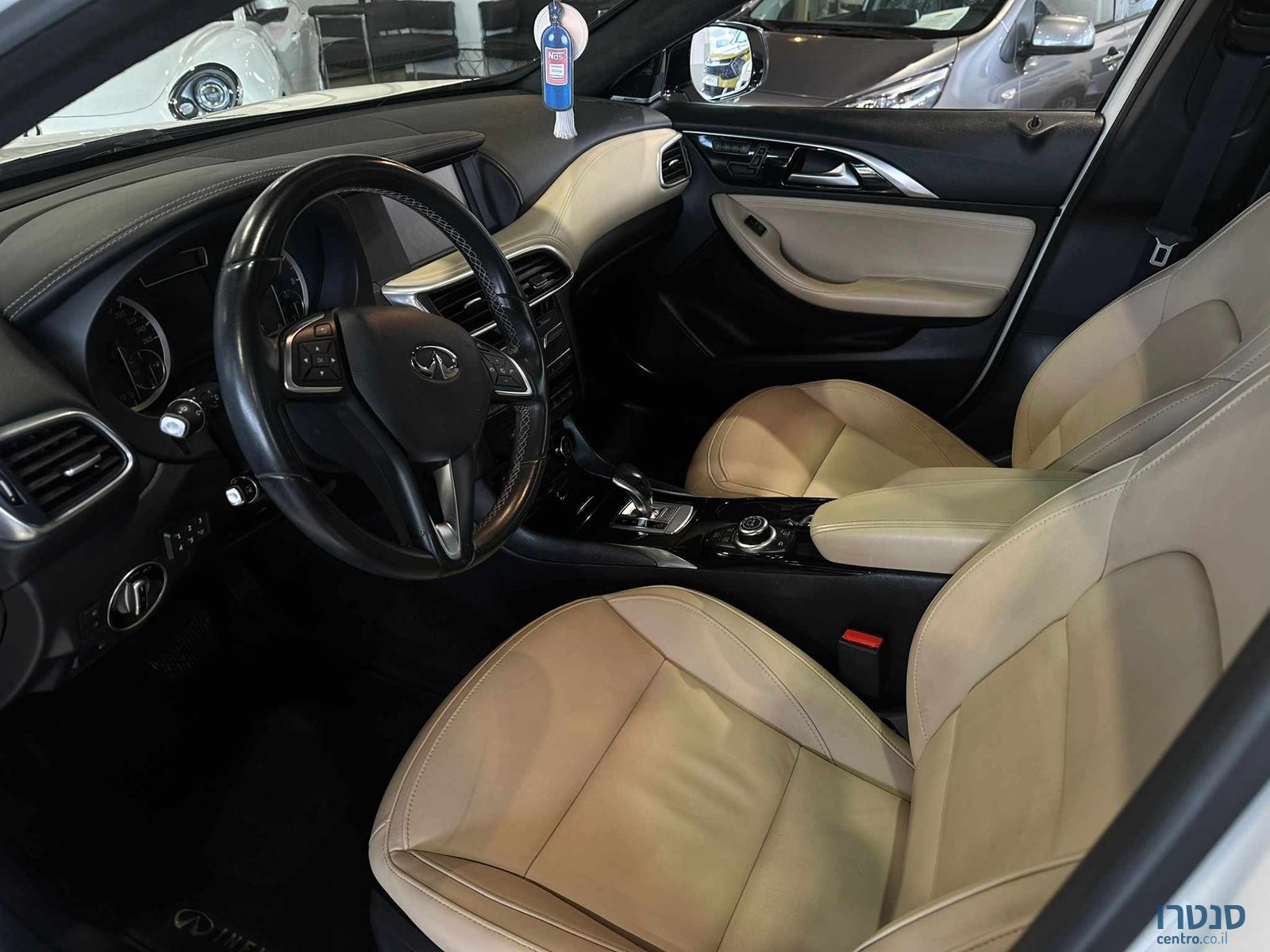 2019' Infiniti QX30 photo #5