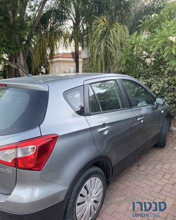 2014' Suzuki SX4 סוזוקי קרוסאובר photo #1