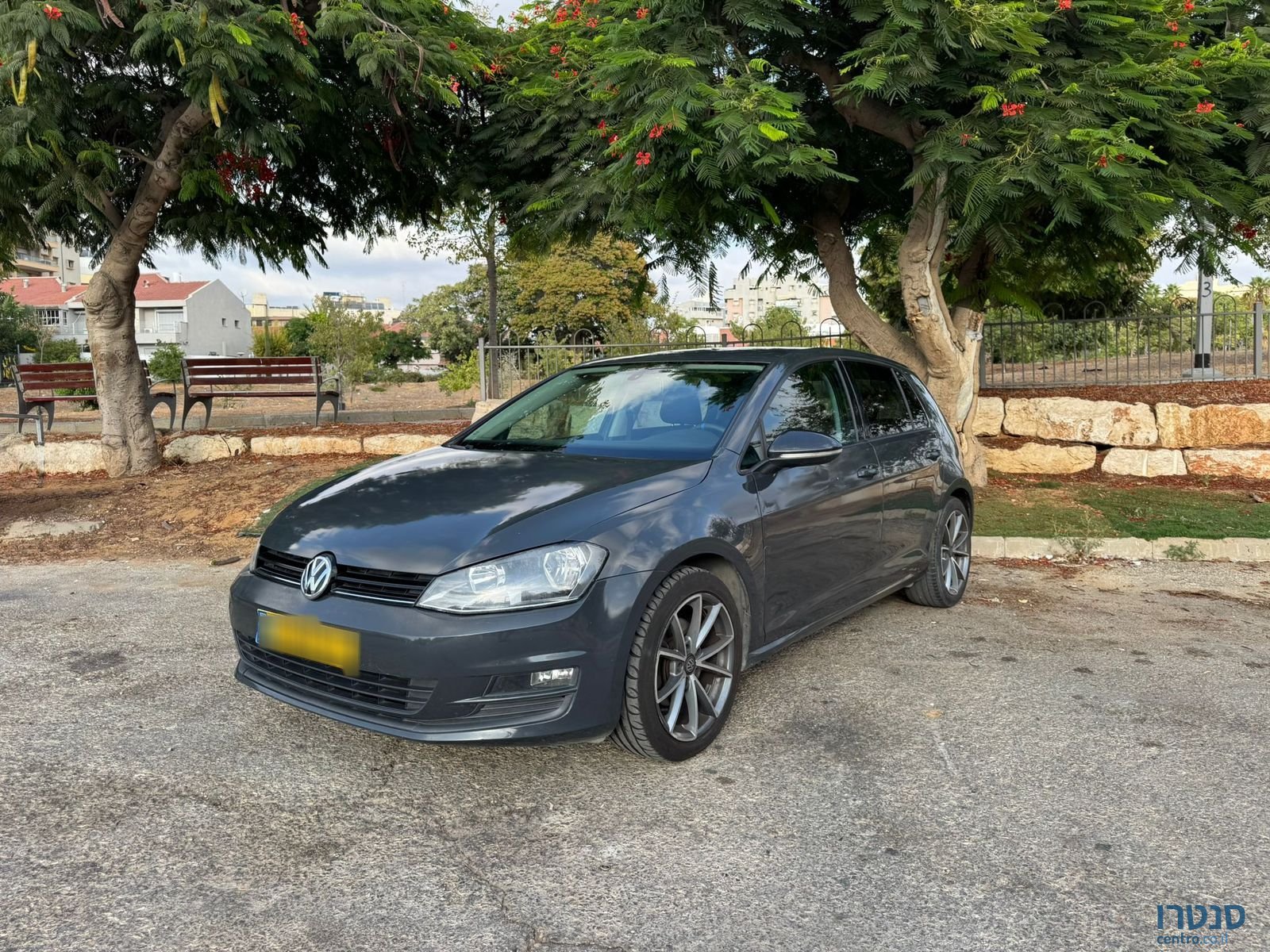 2015' Volkswagen Golf photo #2