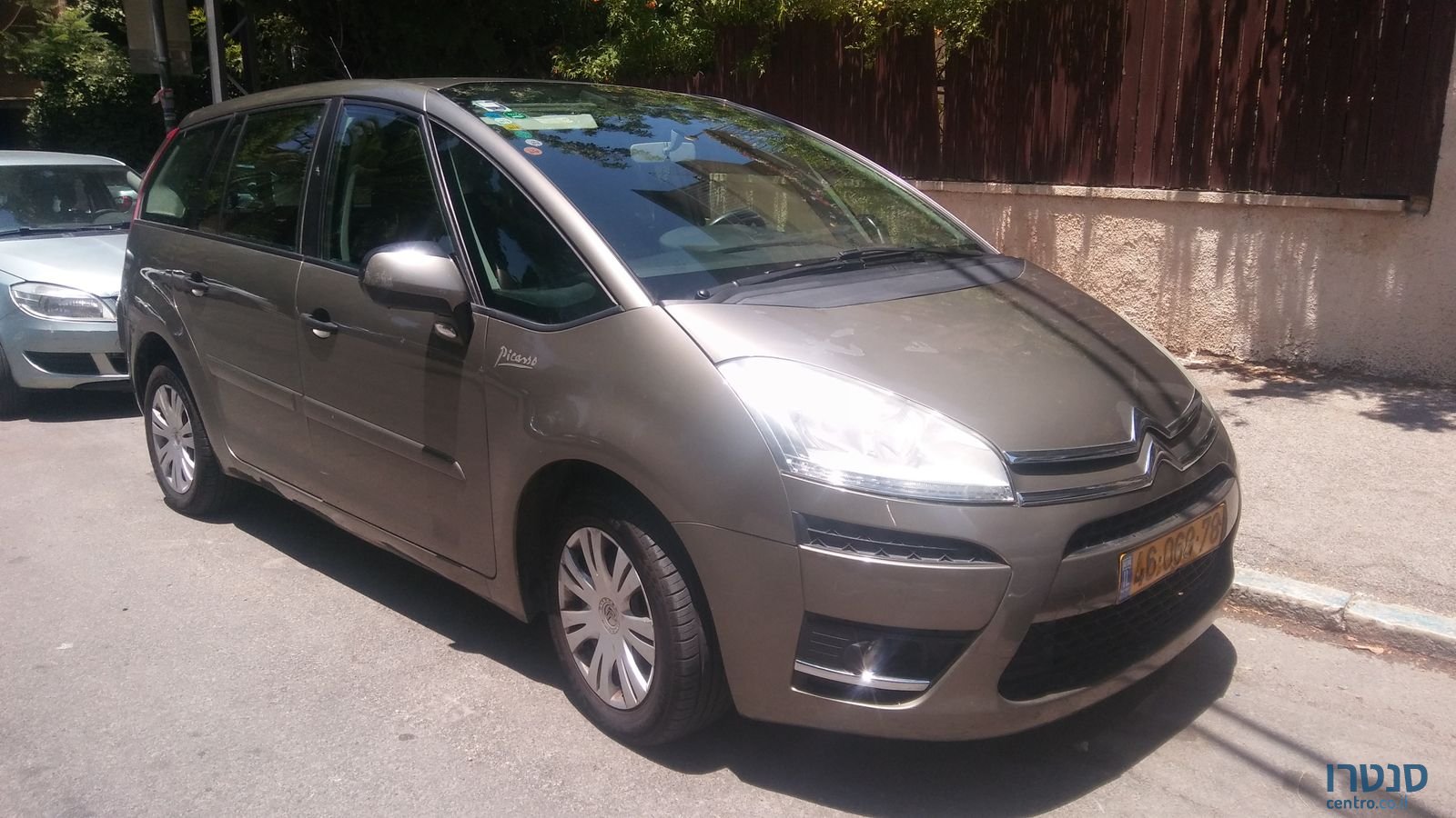 2011' Citroen C4 Picasso 7 Seats photo #2