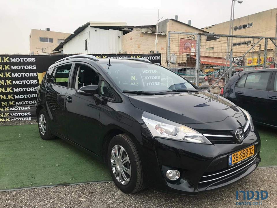 2015' Toyota Verso photo #3